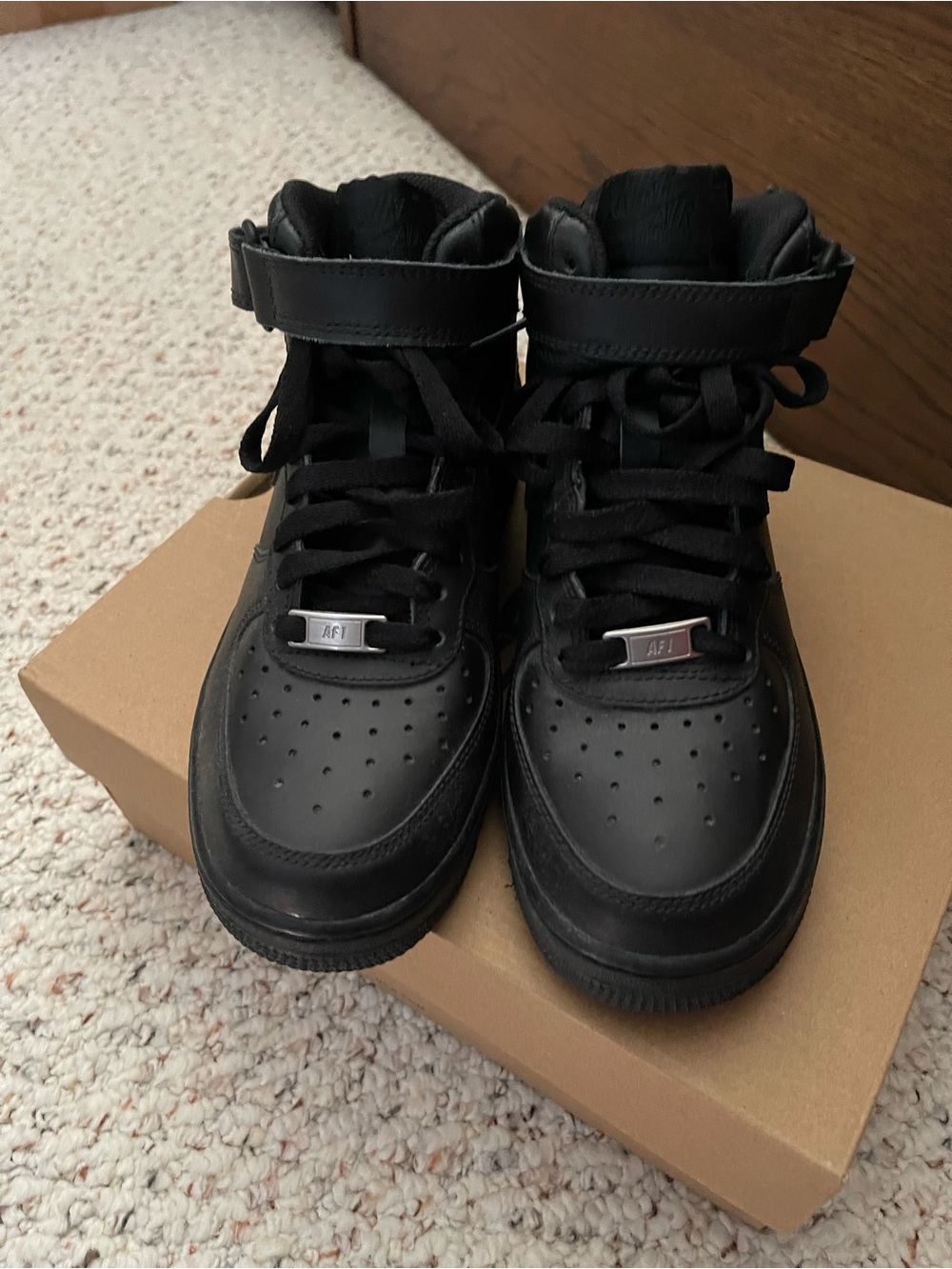 Nike Black Women's High-Top Sneakers